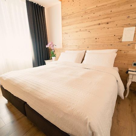 Hotel La Baita 마돈나 디 캄필리오 외부 사진