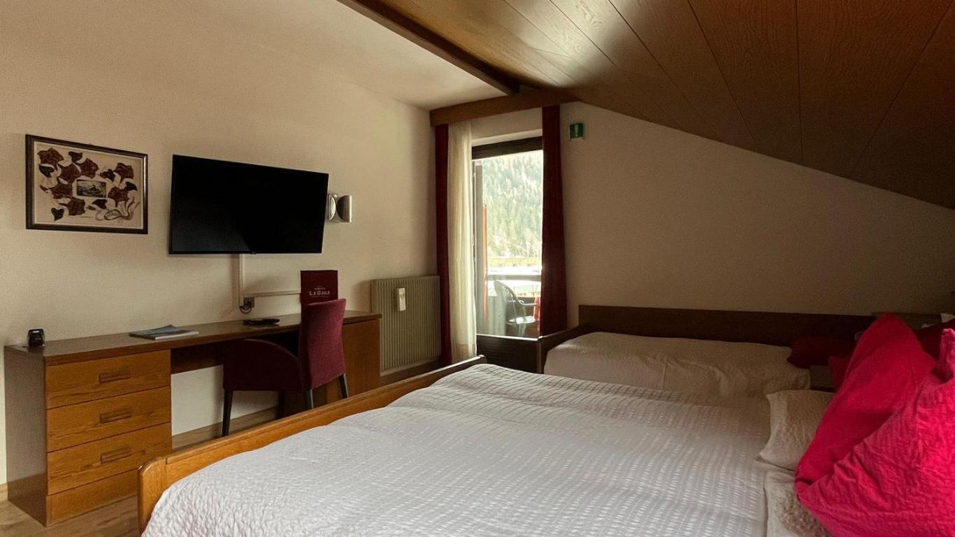 Hotel La Baita 마돈나 디 캄필리오 외부 사진