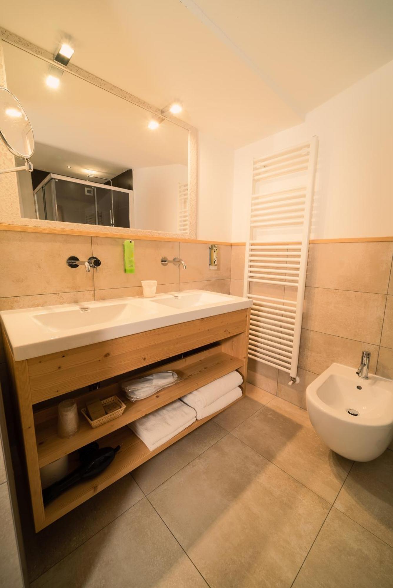 Hotel La Baita 마돈나 디 캄필리오 외부 사진