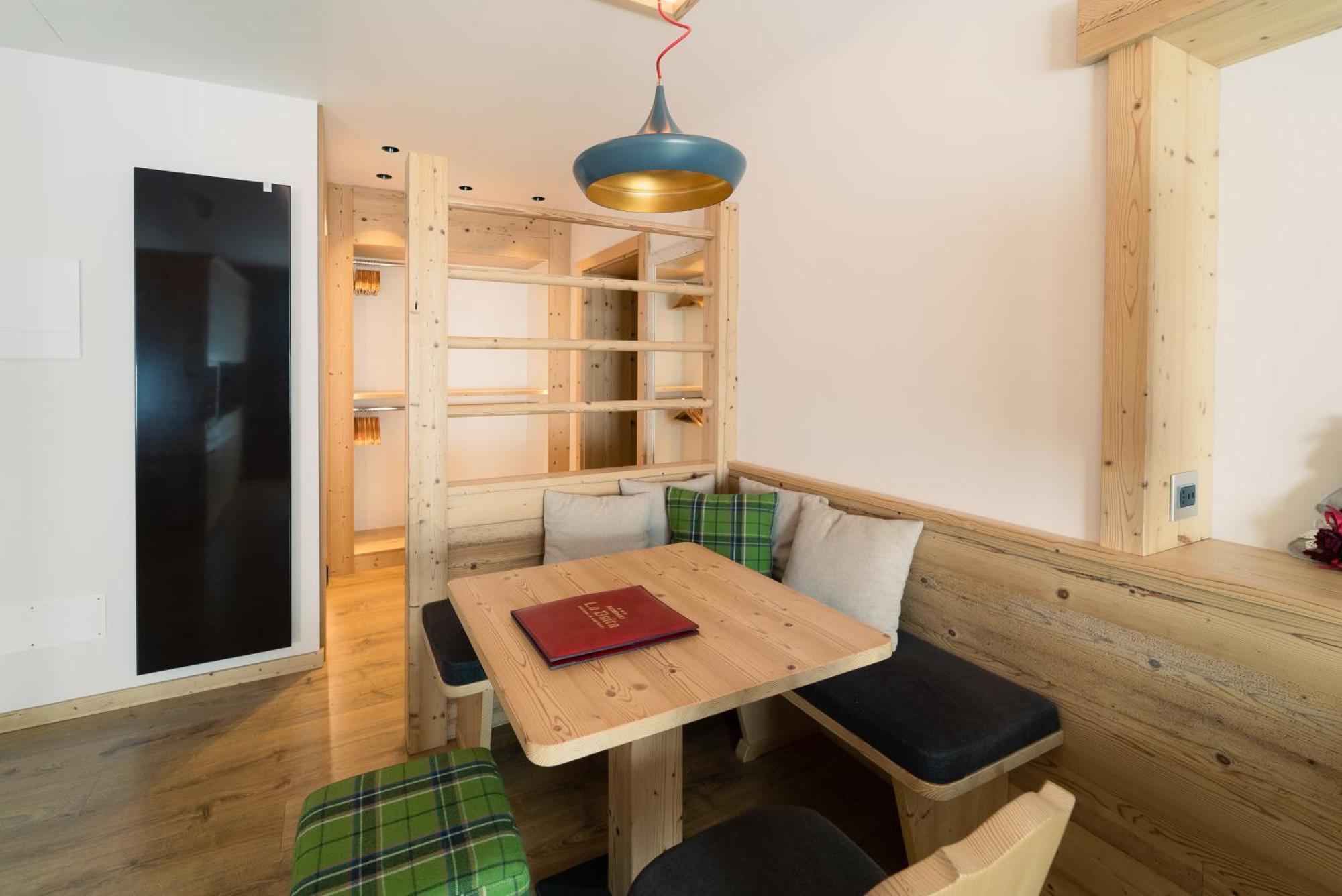 Hotel La Baita 마돈나 디 캄필리오 외부 사진