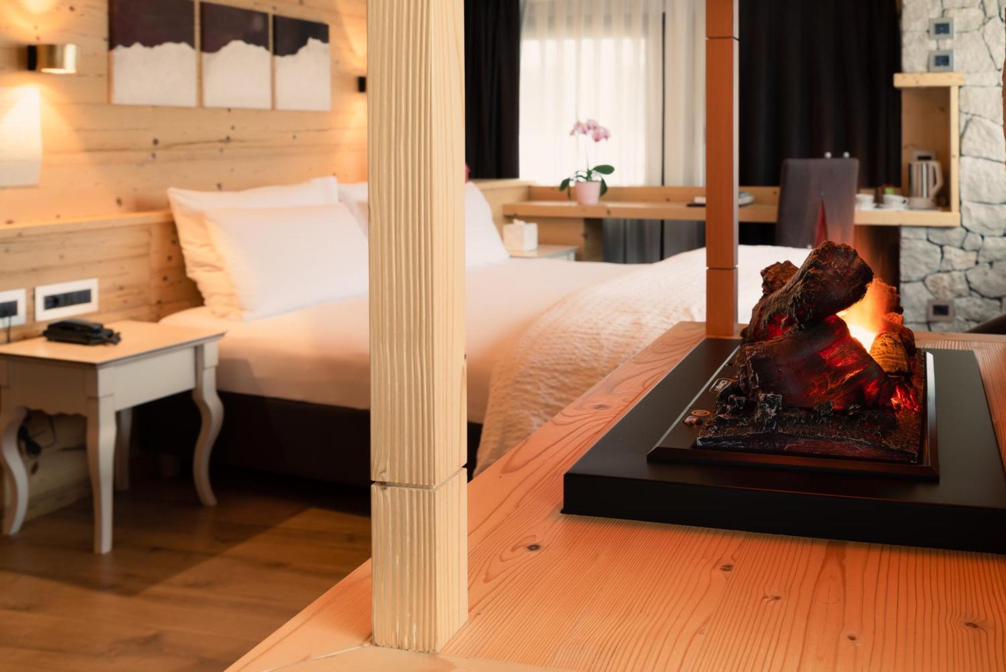 Hotel La Baita 마돈나 디 캄필리오 외부 사진