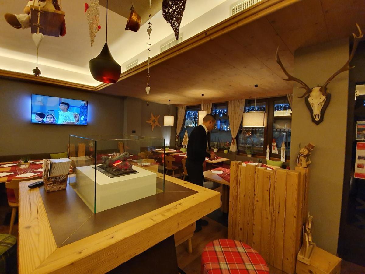 Hotel La Baita 마돈나 디 캄필리오 외부 사진