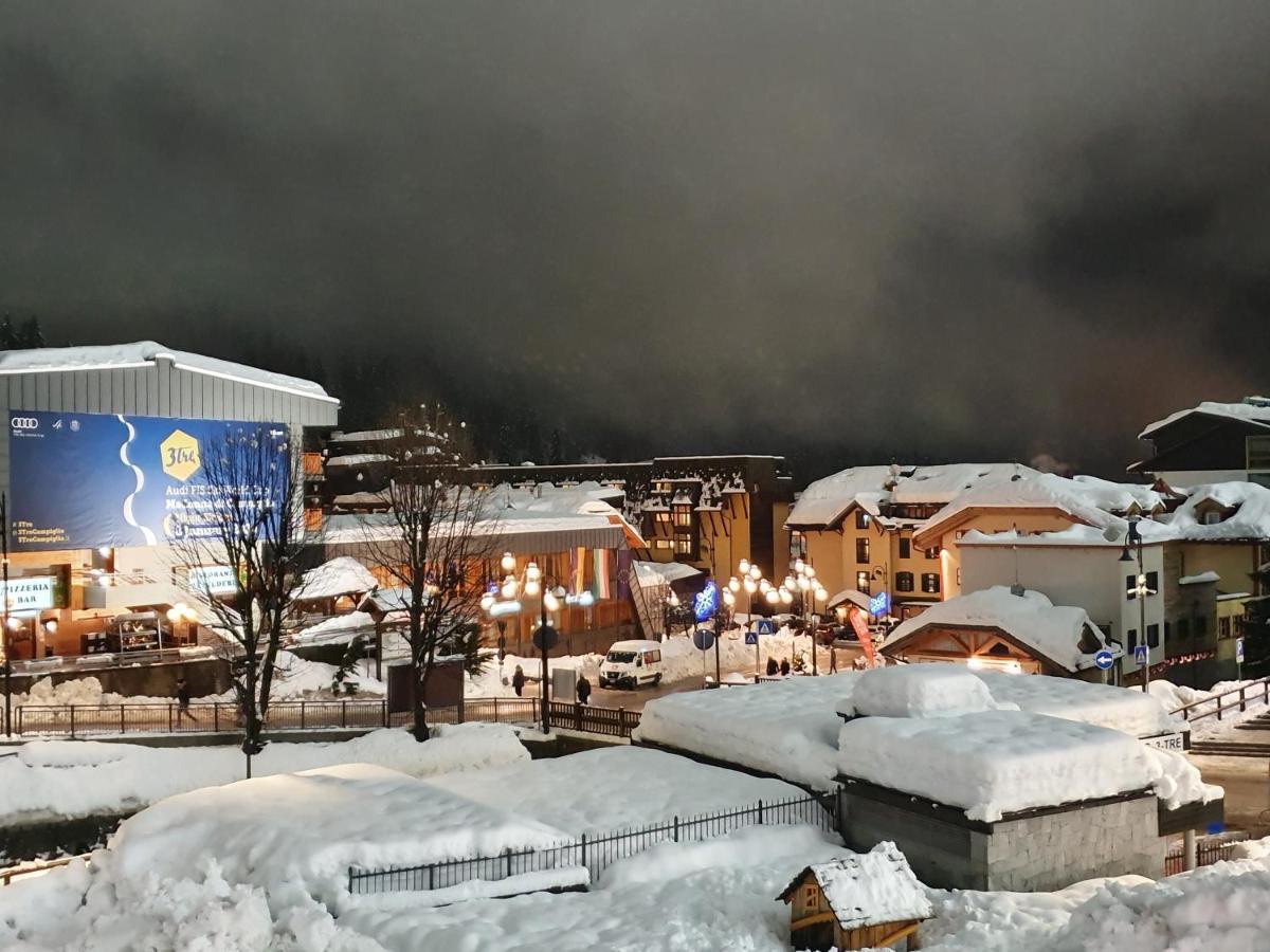 Hotel La Baita 마돈나 디 캄필리오 외부 사진